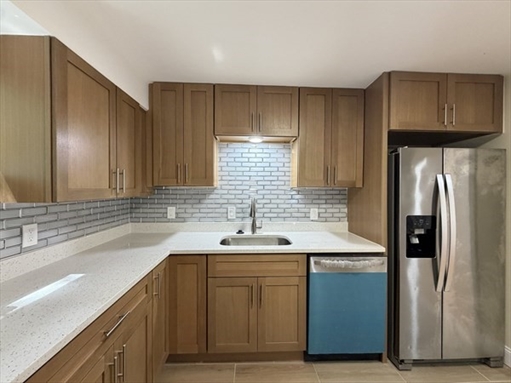 487 Lowell Ave, Apt 2