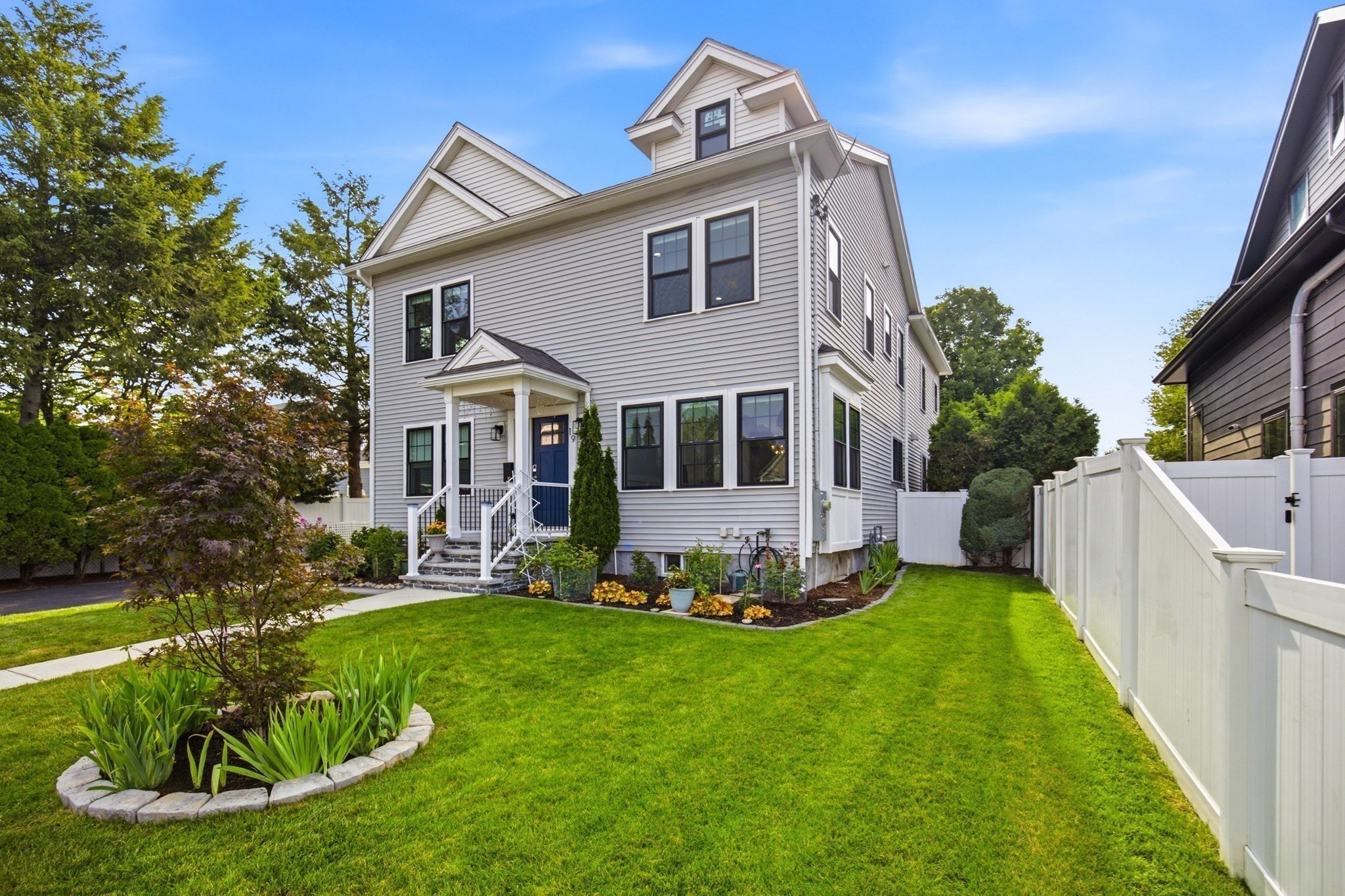 19 Manhattan Ter, Newton, MA 02465