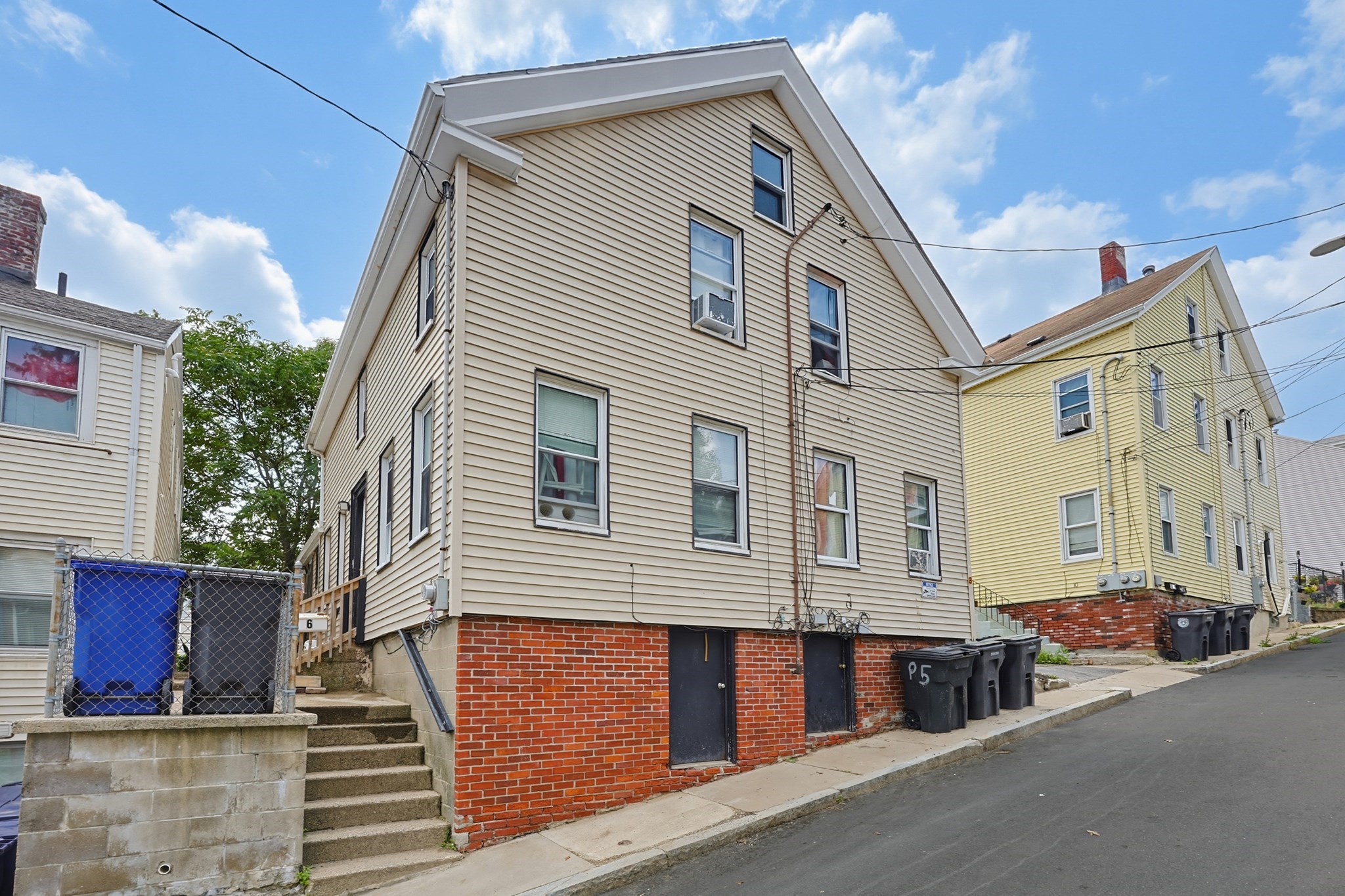 6 Howell Ct, Chelsea, MA 02150