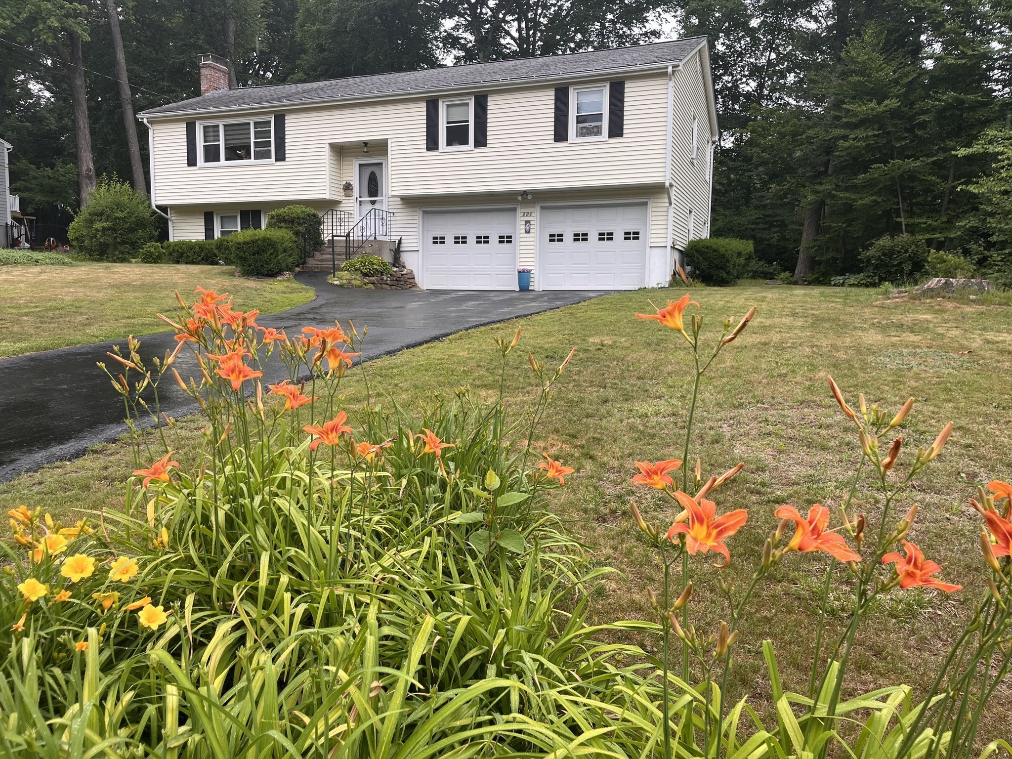 201 Swift Rd, Northbridge, MA 01588