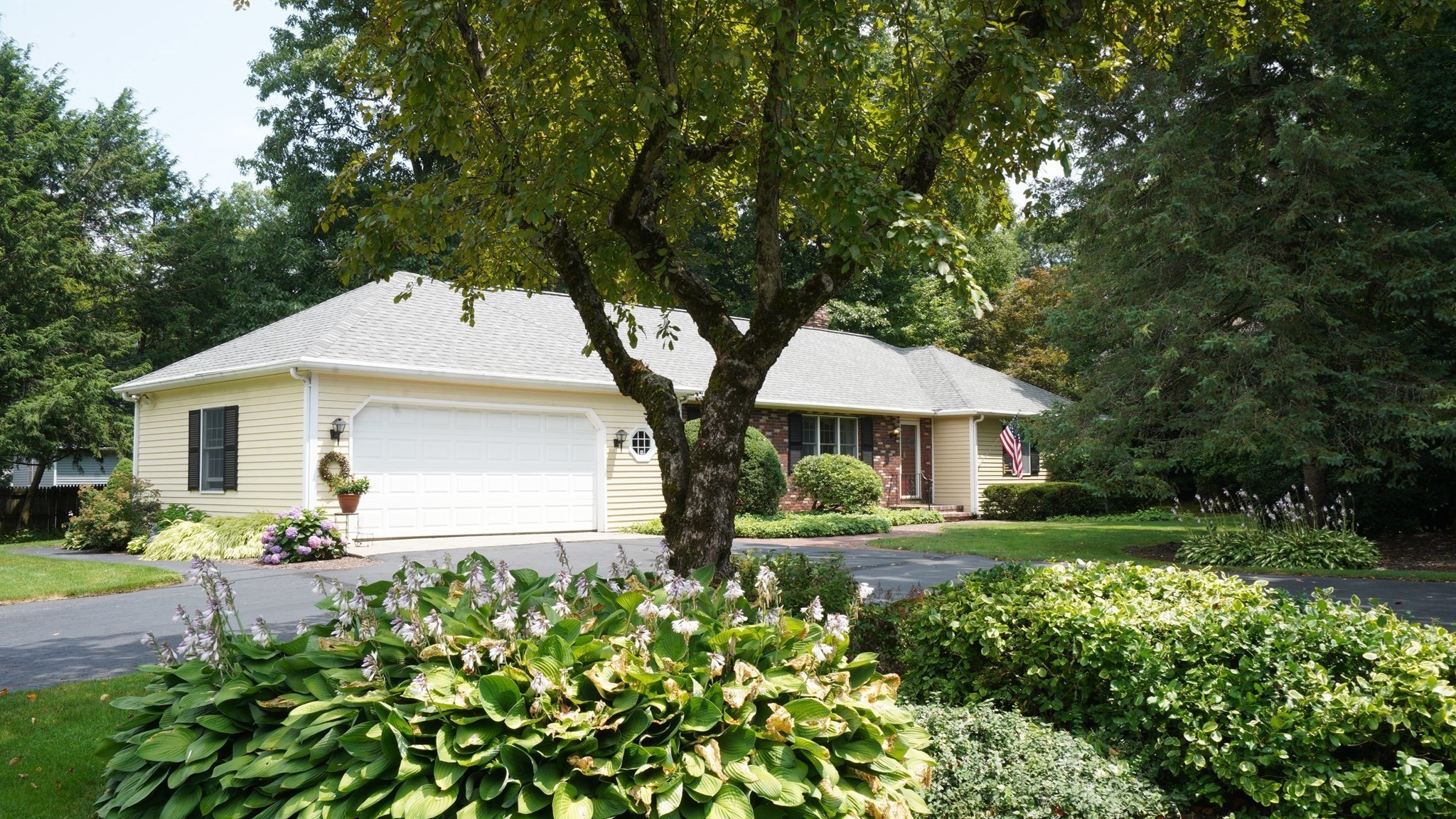 41 Wagon Wheel Rd, North Attleboro, MA 02760