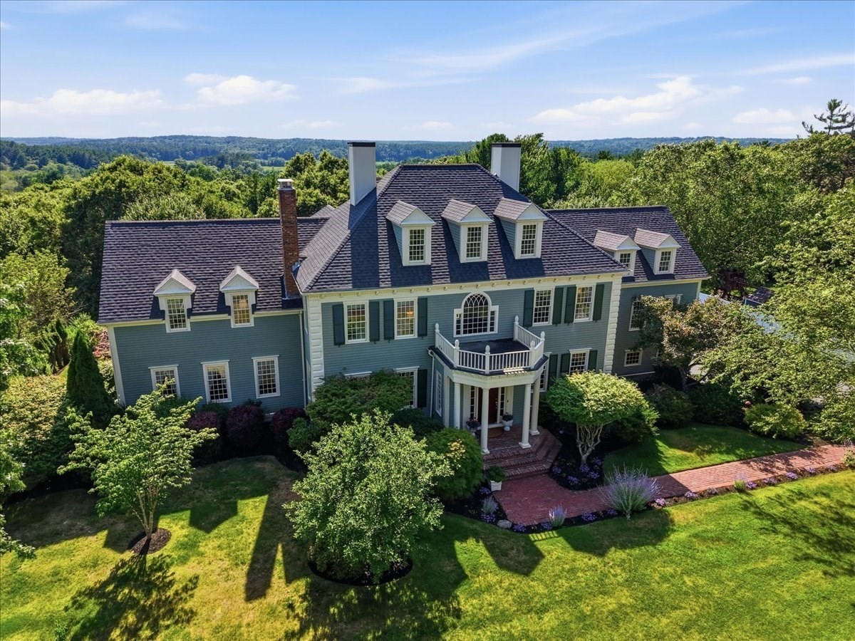 104 Pokanoket Ln, Marshfield, MA 02050