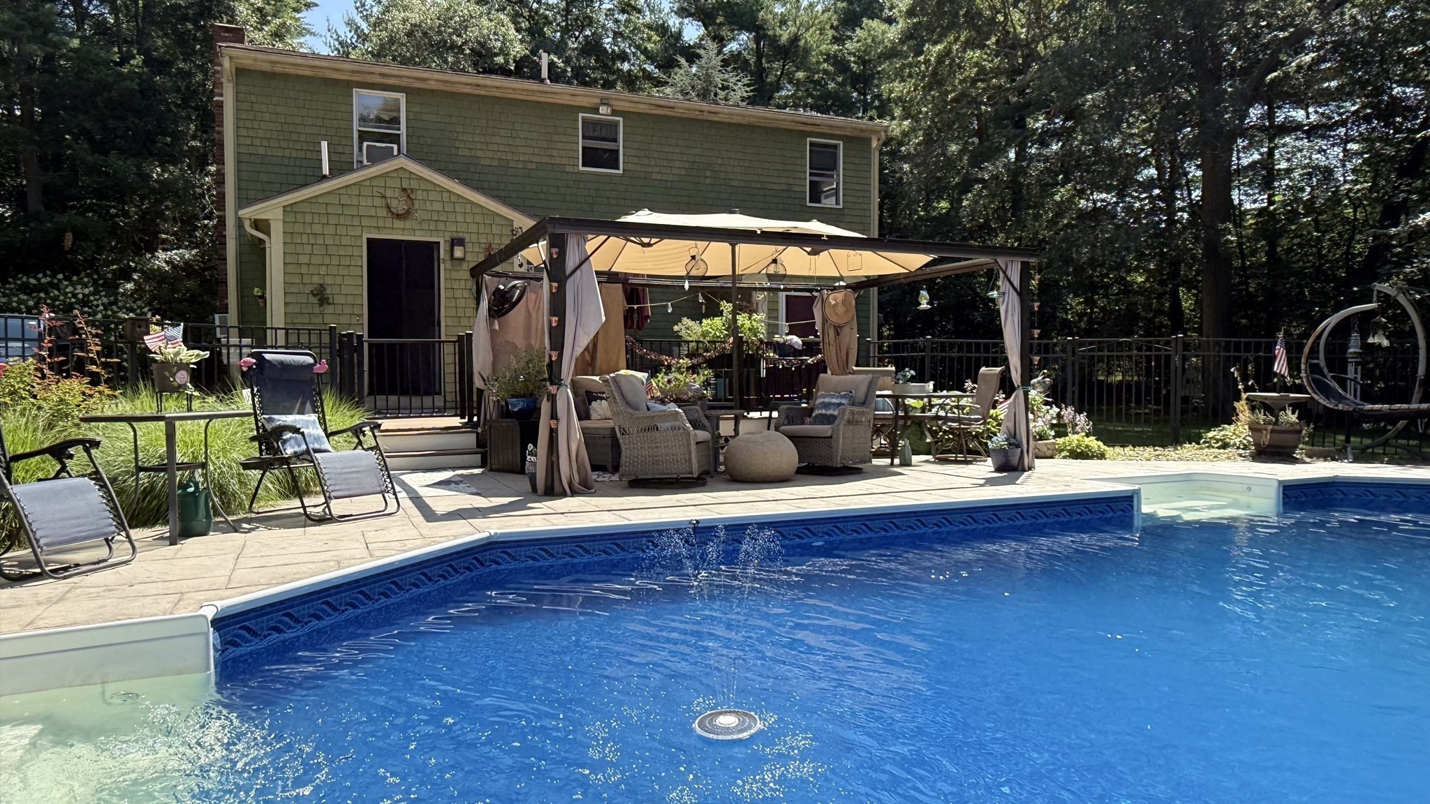 56 Macomber St, Berkley, MA 02779