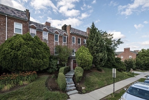 37 Commonwealth Ave, Apt 11