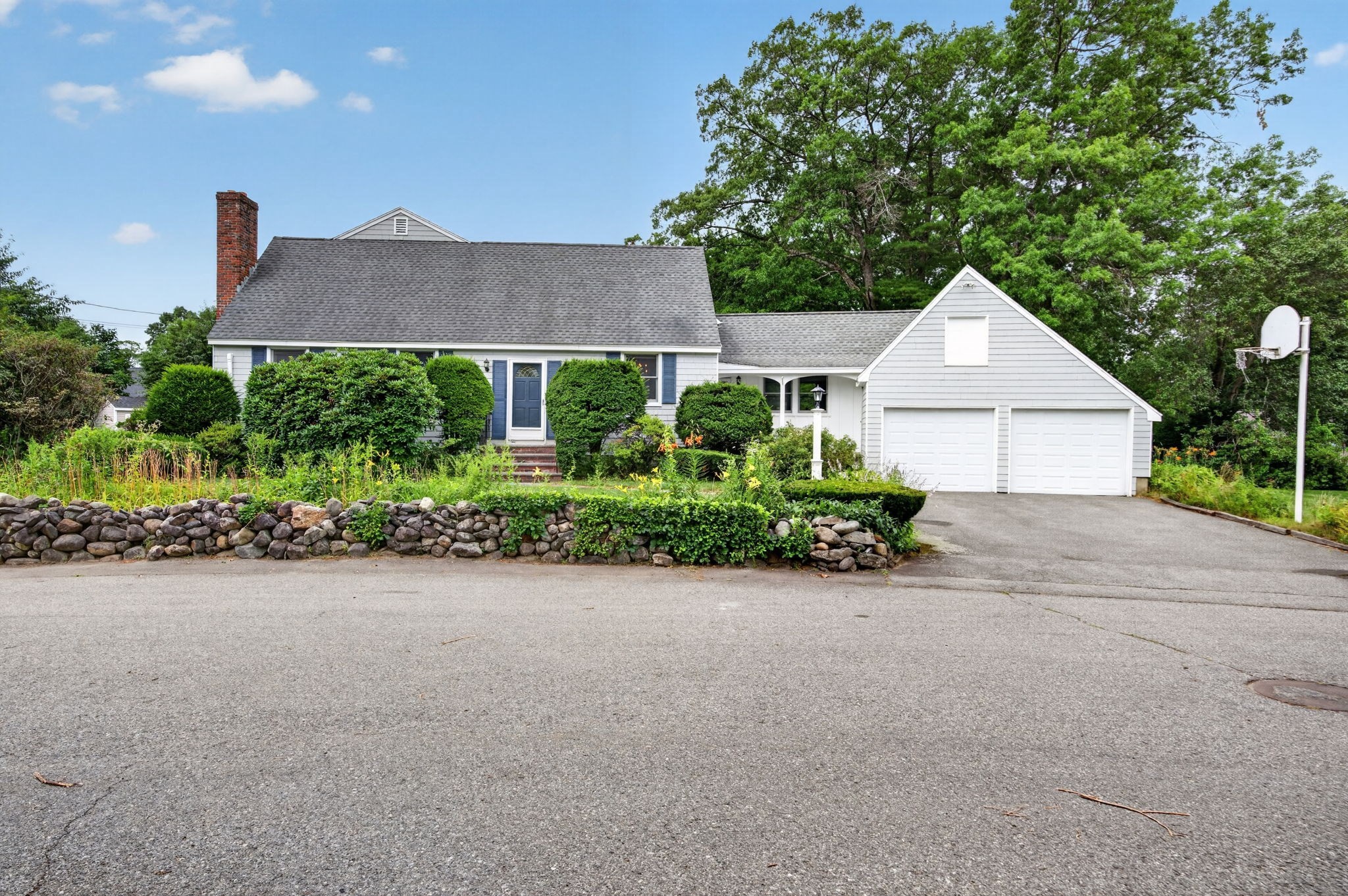 8 Marion Ave, Andover, MA 01810