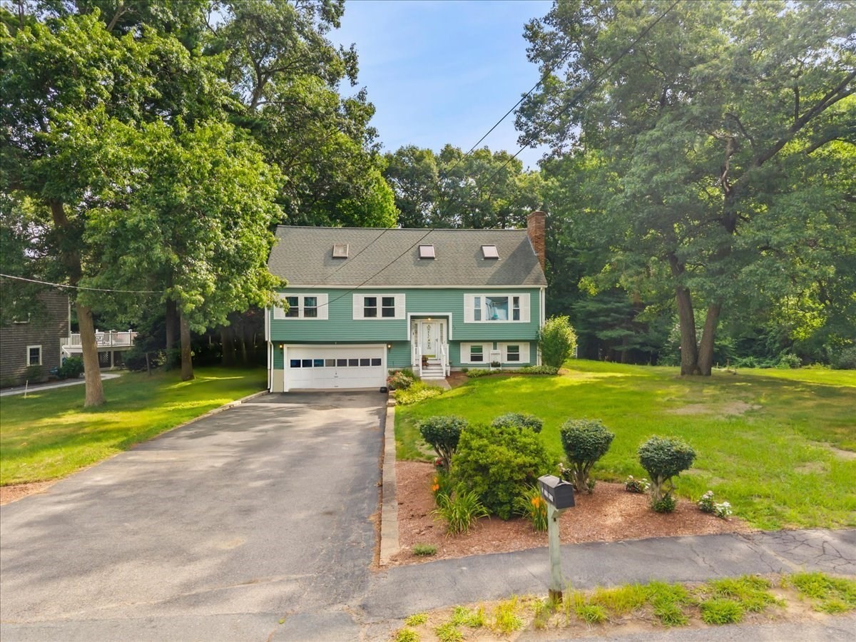 32 Maria Ln, Taunton, MA 02780