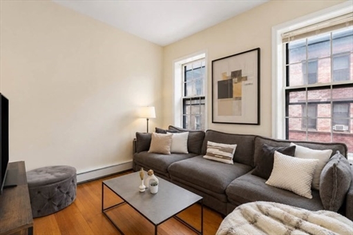 28 Phillips St, Apt 3