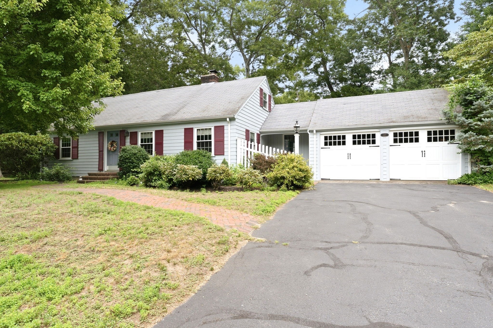 127 Anawan Rd, North Attleboro, MA 02760