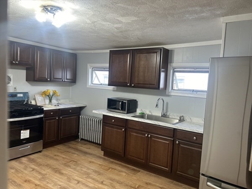52 Chestnut St, Apt 2