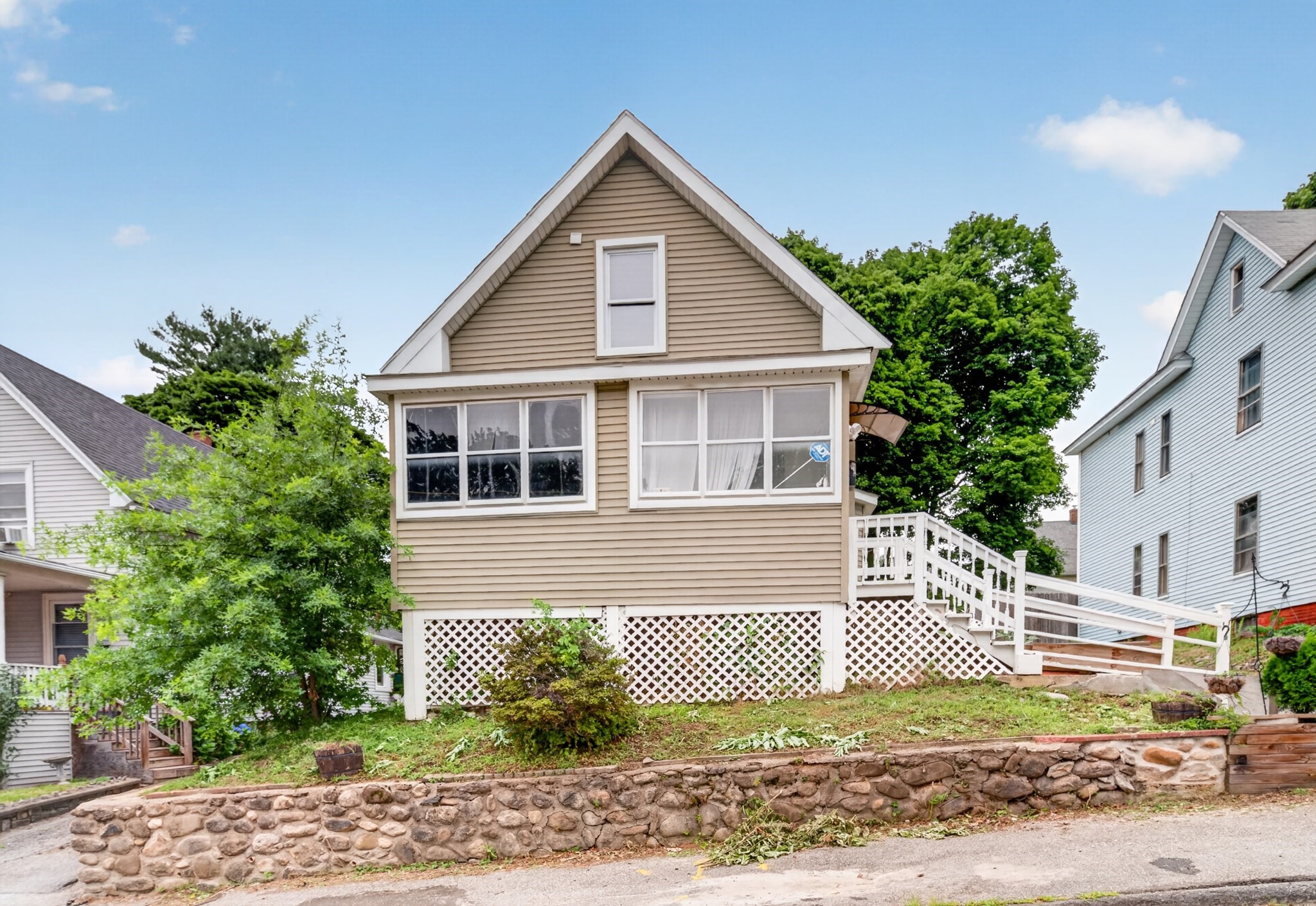 8 Gilman Street, Worcester, MA 01605