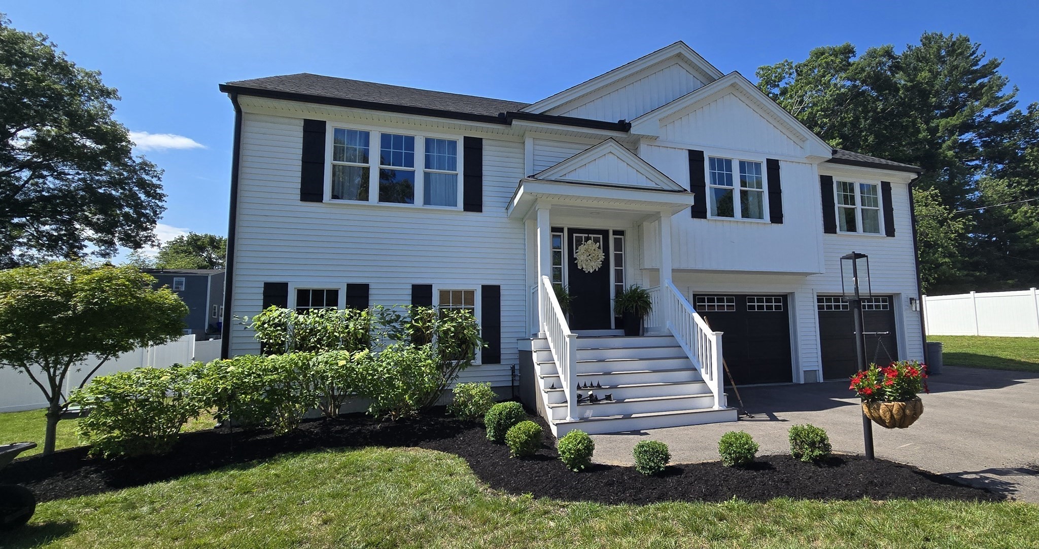 29 Phyllis Rd, Taunton, MA 02780