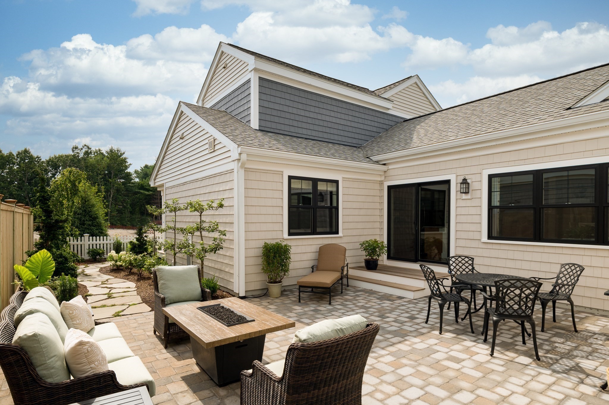 16 Firefly Point Unit 16, Plymouth, MA 02360