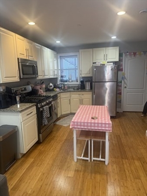 6 Baldwin Pl, Apt 4