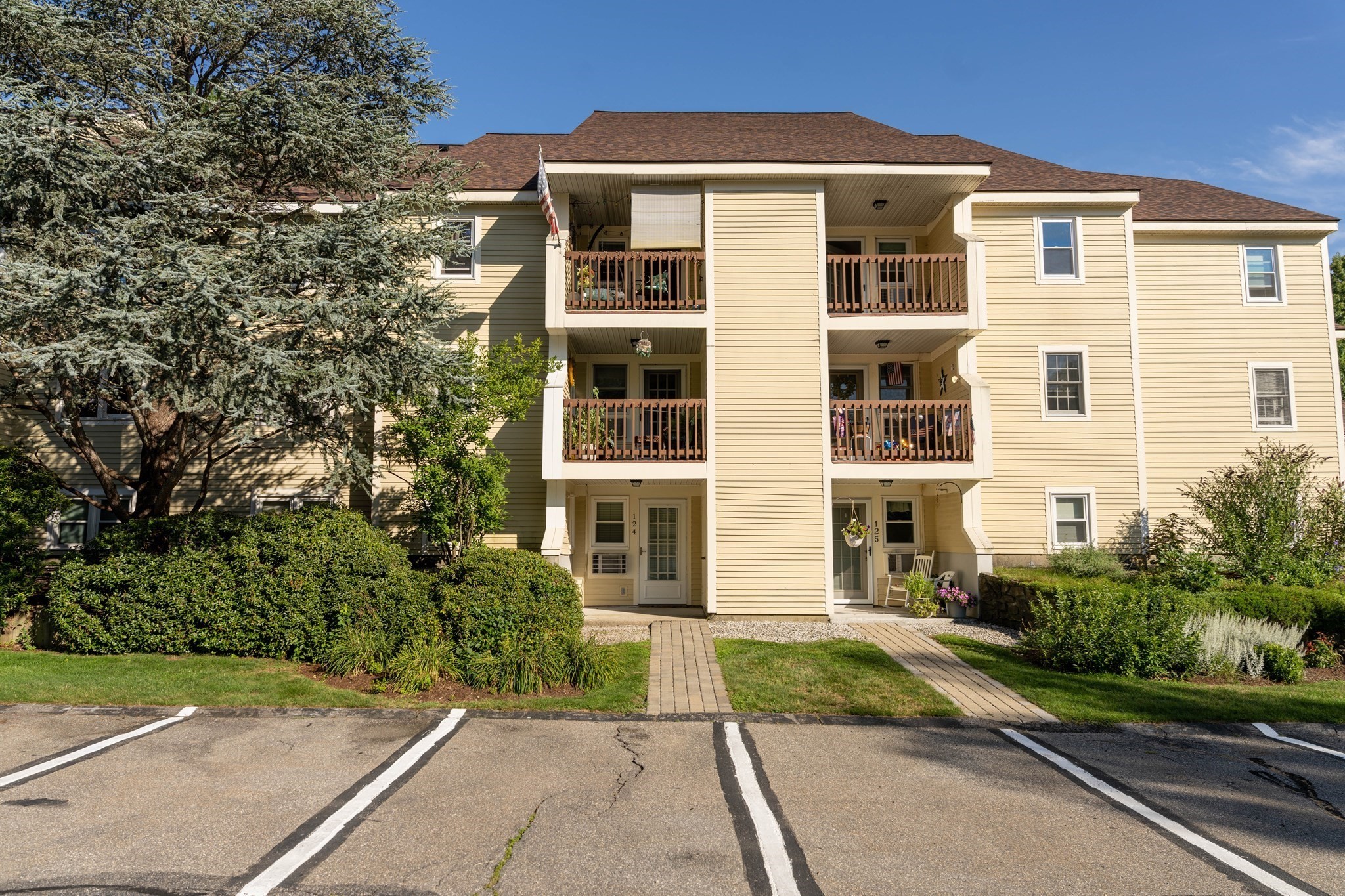 124 Heritage Dr Unit 124, Northbridge, MA 01588