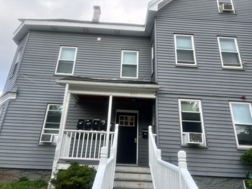 240 crescent St, Apt 3