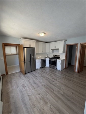 89 Webster Ave, Apt 3