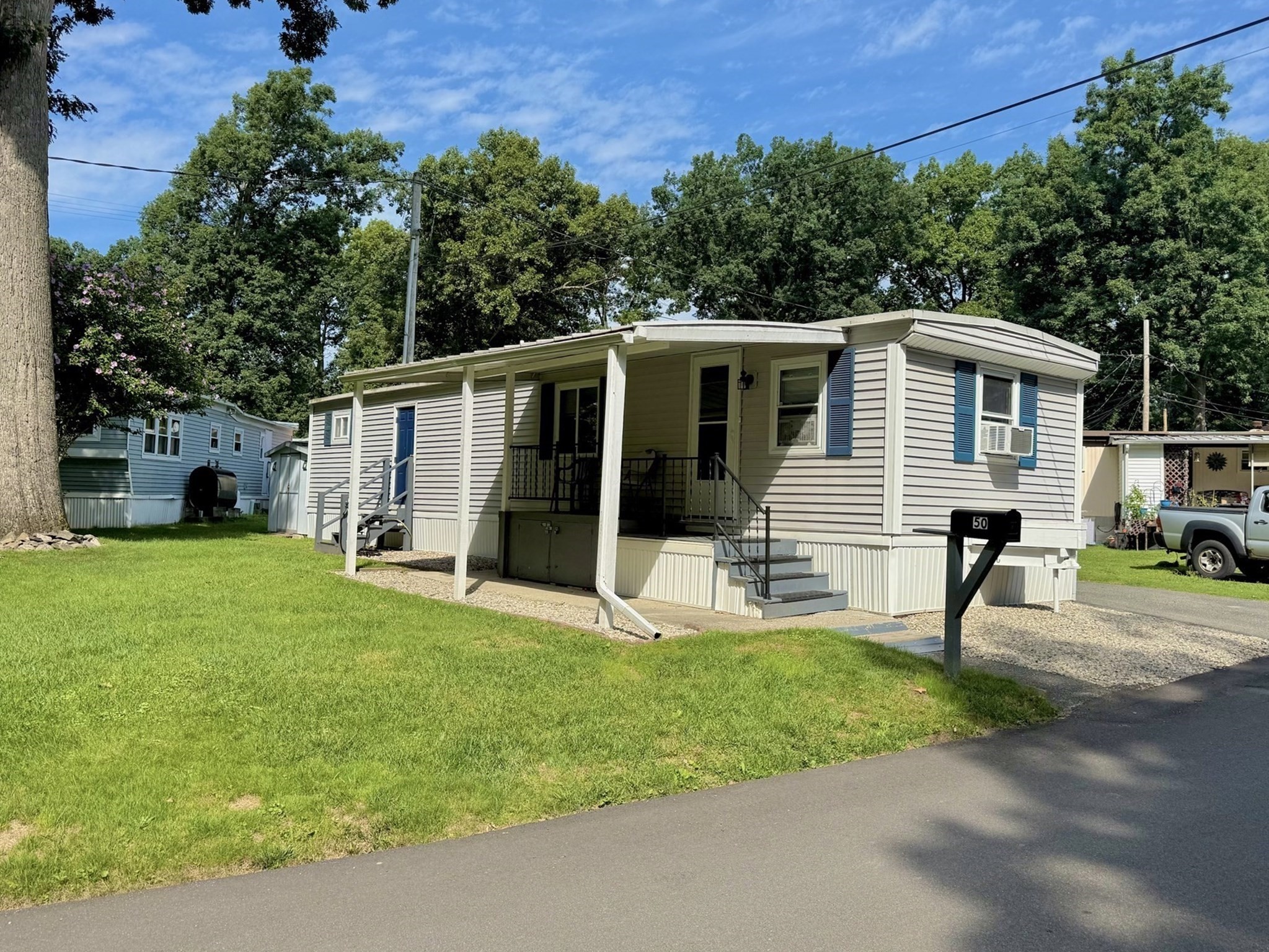 50 Puffin Dr, Chicopee, MA 01020