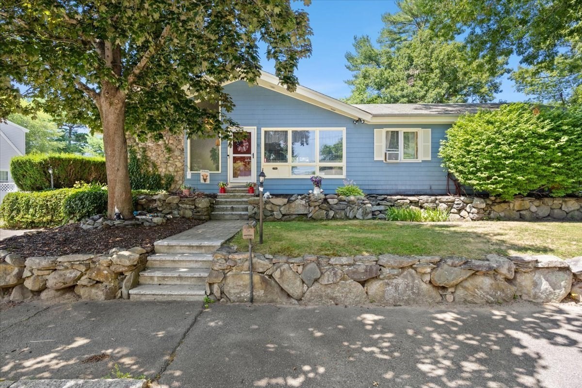 11 Longview Rd, Brockton, MA 02301