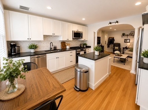 28 Monument St, Apt 1