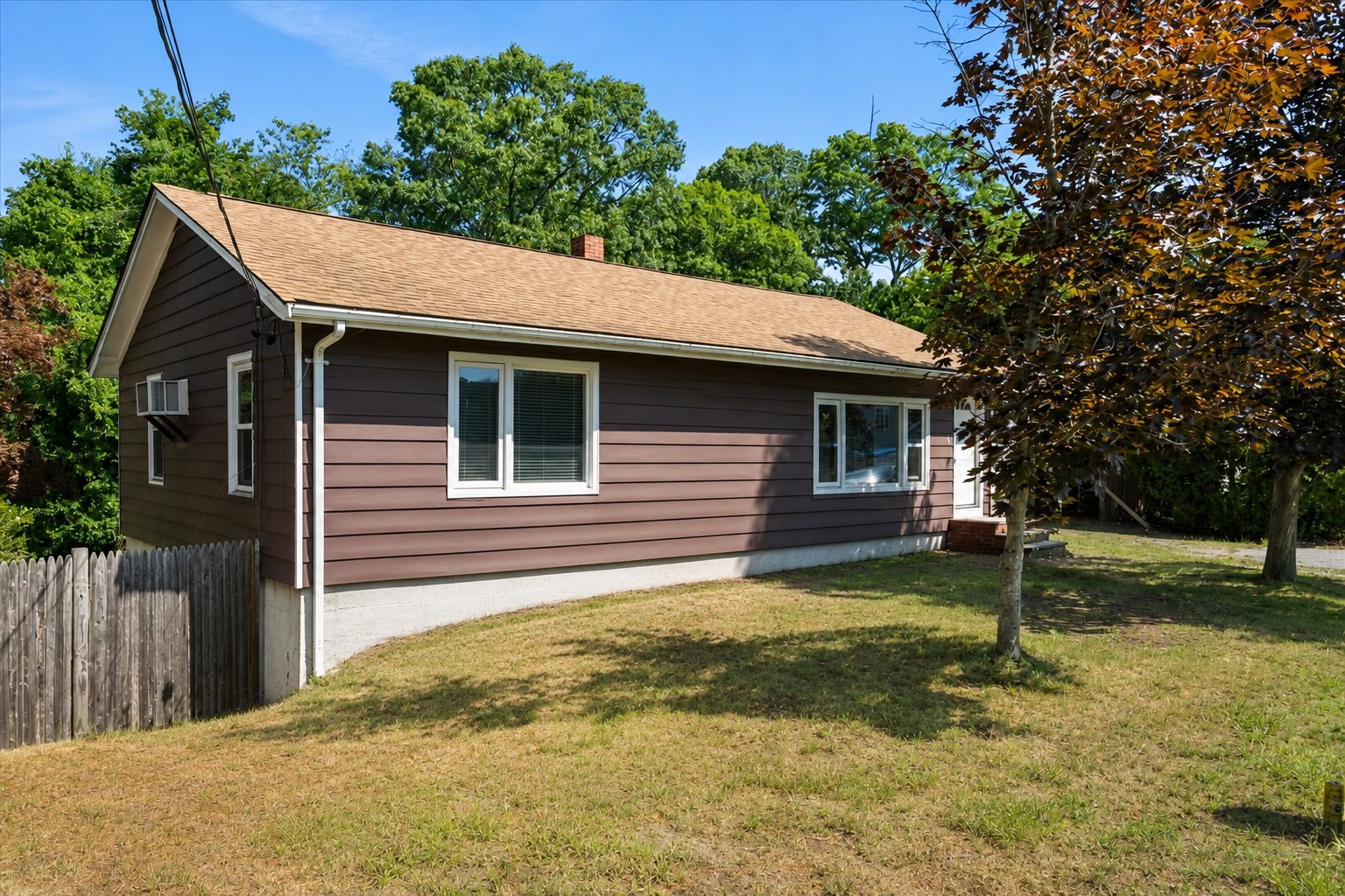 39 Norman Ave, Taunton, MA 02780