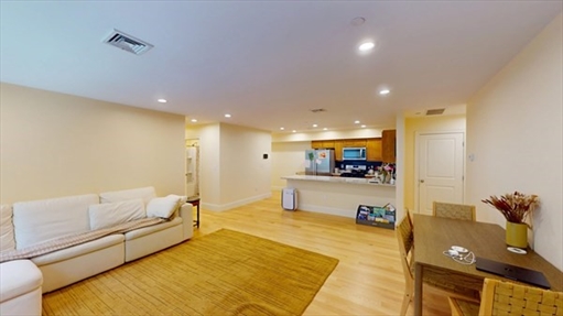 5165 Washington, Apt 7