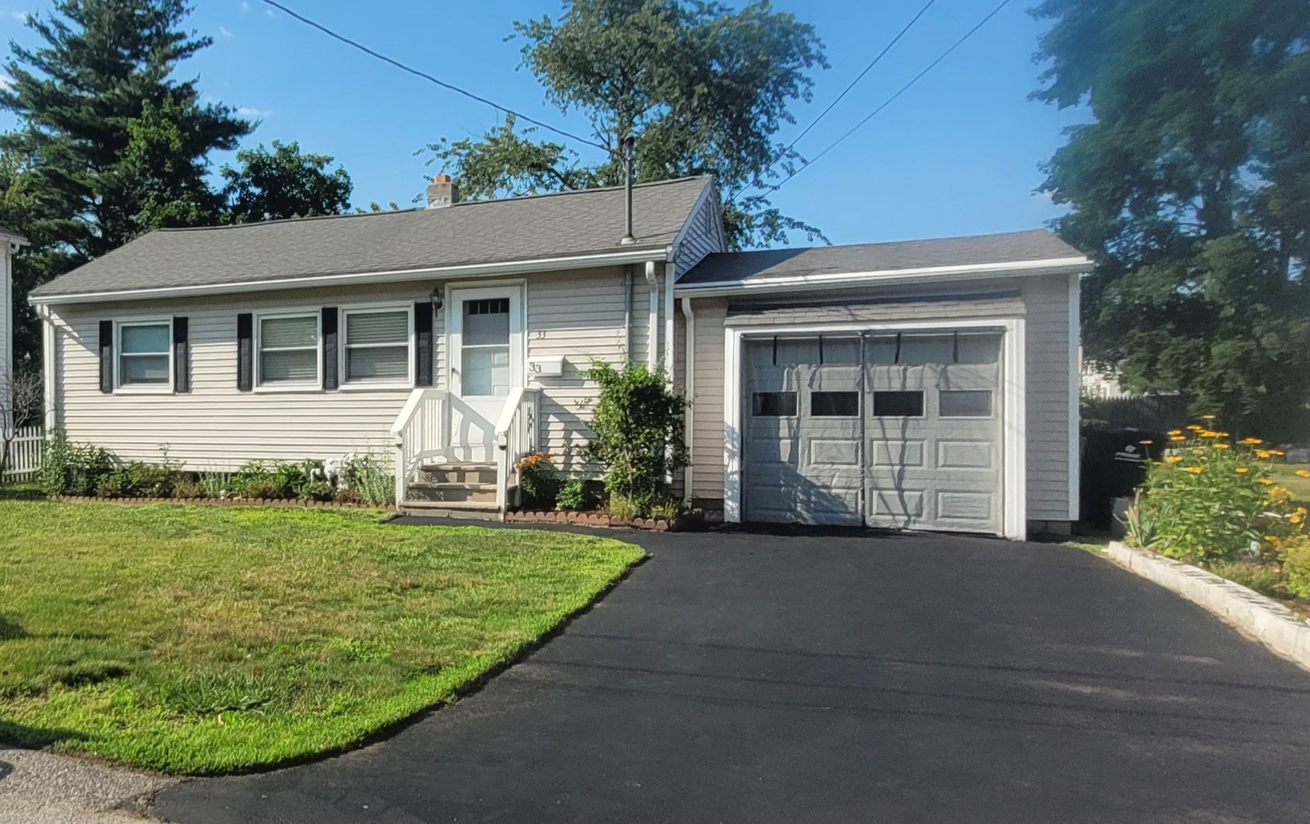33 Markham Cir, Ayer, MA 01432
