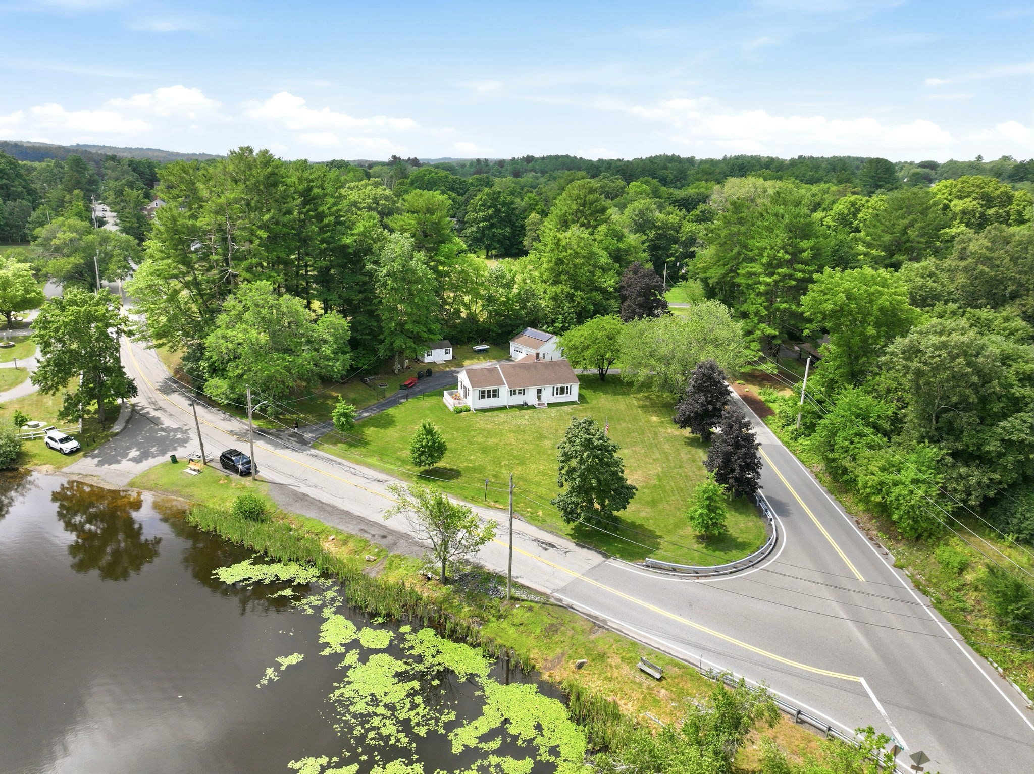 71 School St, Upton, MA 01568