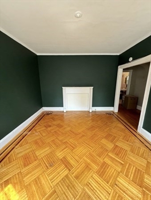 4 Woodstock Ave, Apt 1
