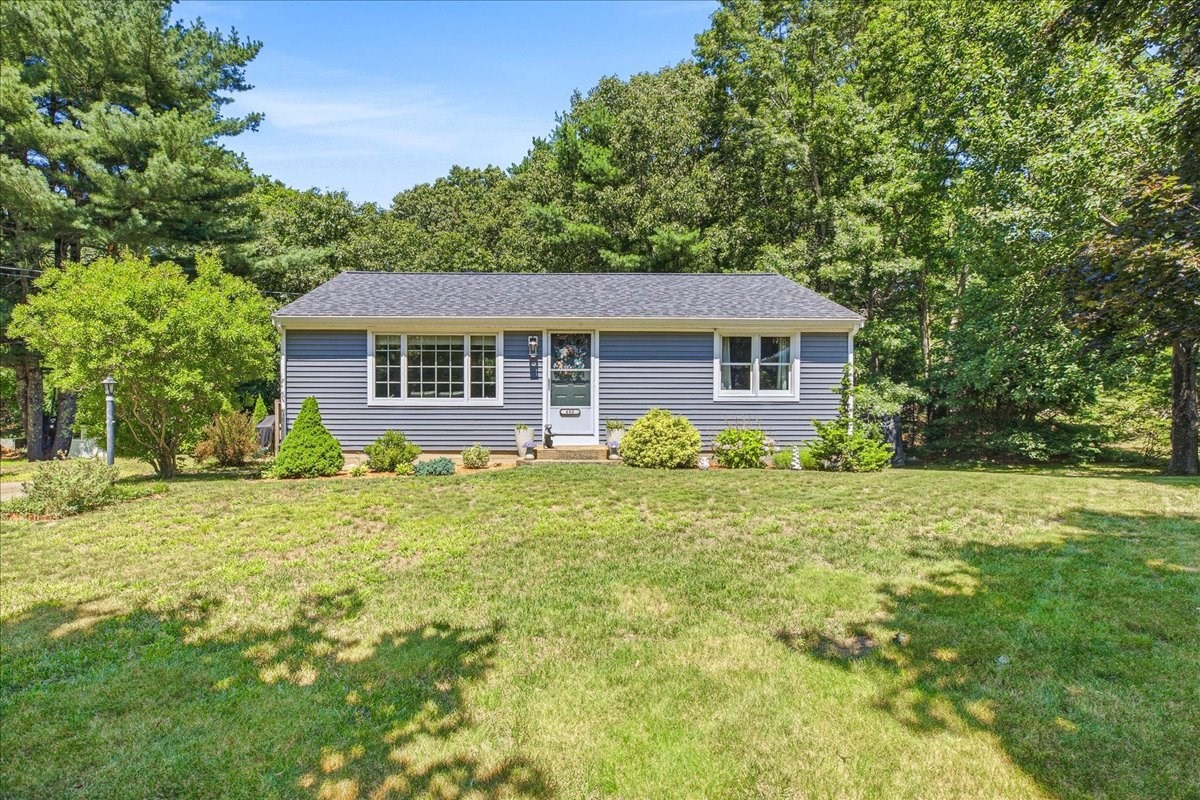 688 Plymouth St, Middleboro, MA 02346