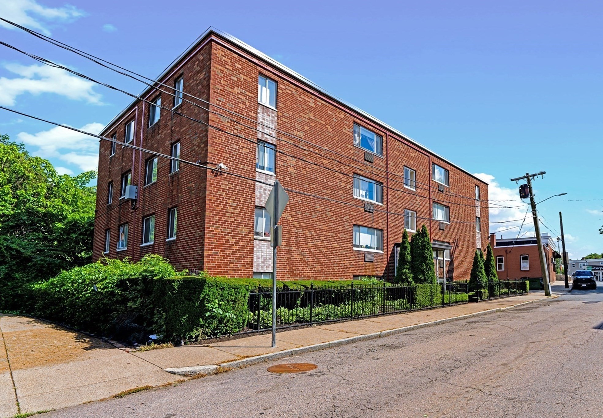 9 Hannon St, Boston - Dorchester, MA 02124
