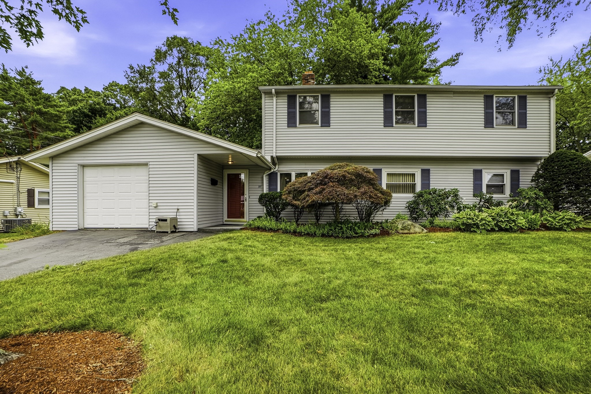 57 Prior Dr, Framingham, MA 01701