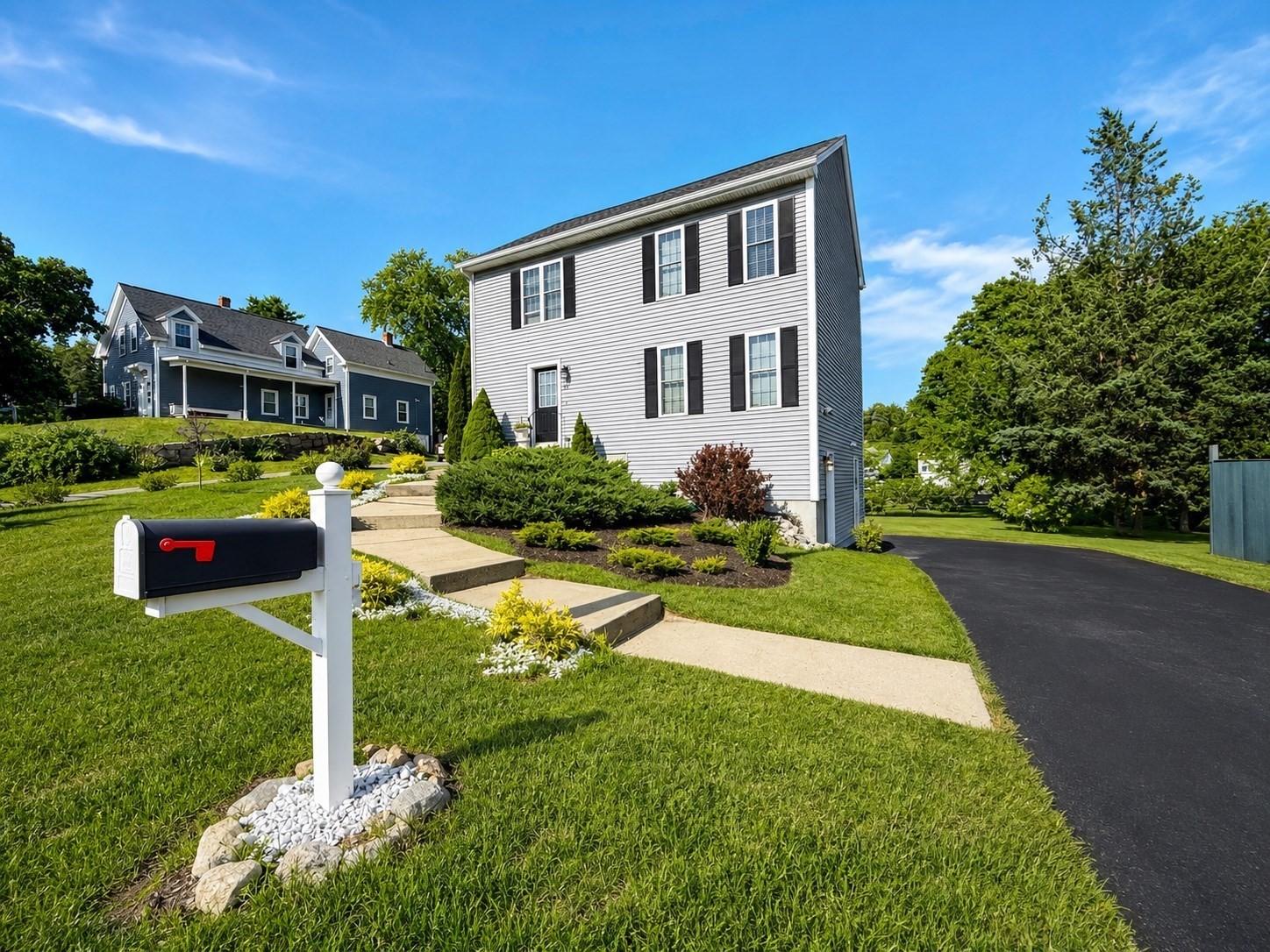 24 Beach St, Milford, MA 01757