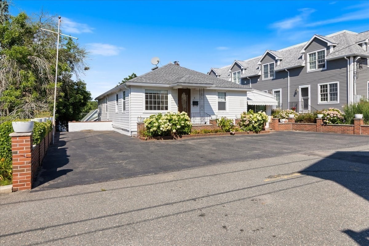 8 Luzitania Ave, Gloucester, MA 01930 - Image 3