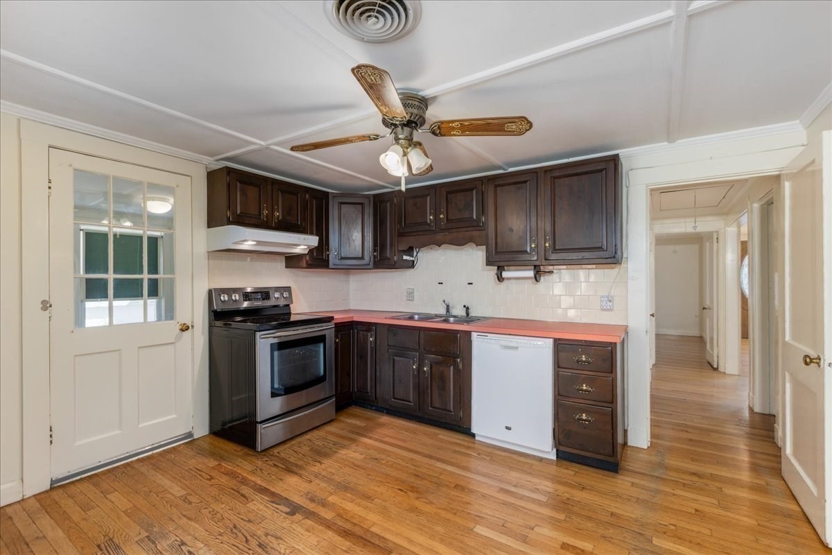 8 Luzitania Ave, Gloucester, MA 01930 - Image 10