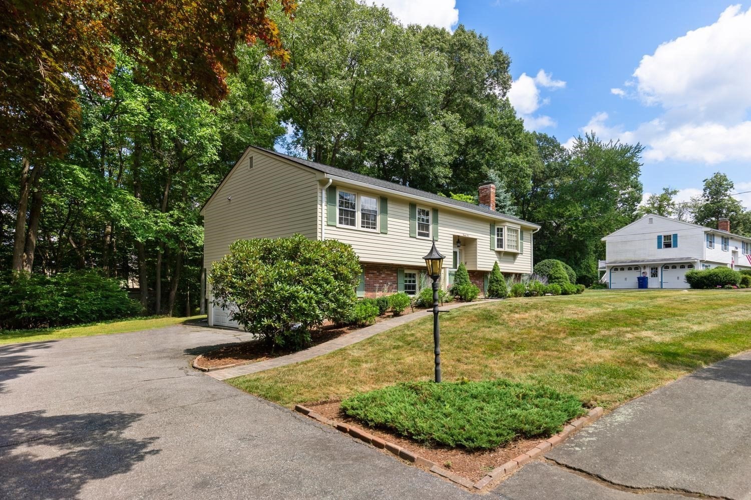 25 Lisa Lane, Reading, MA 01867