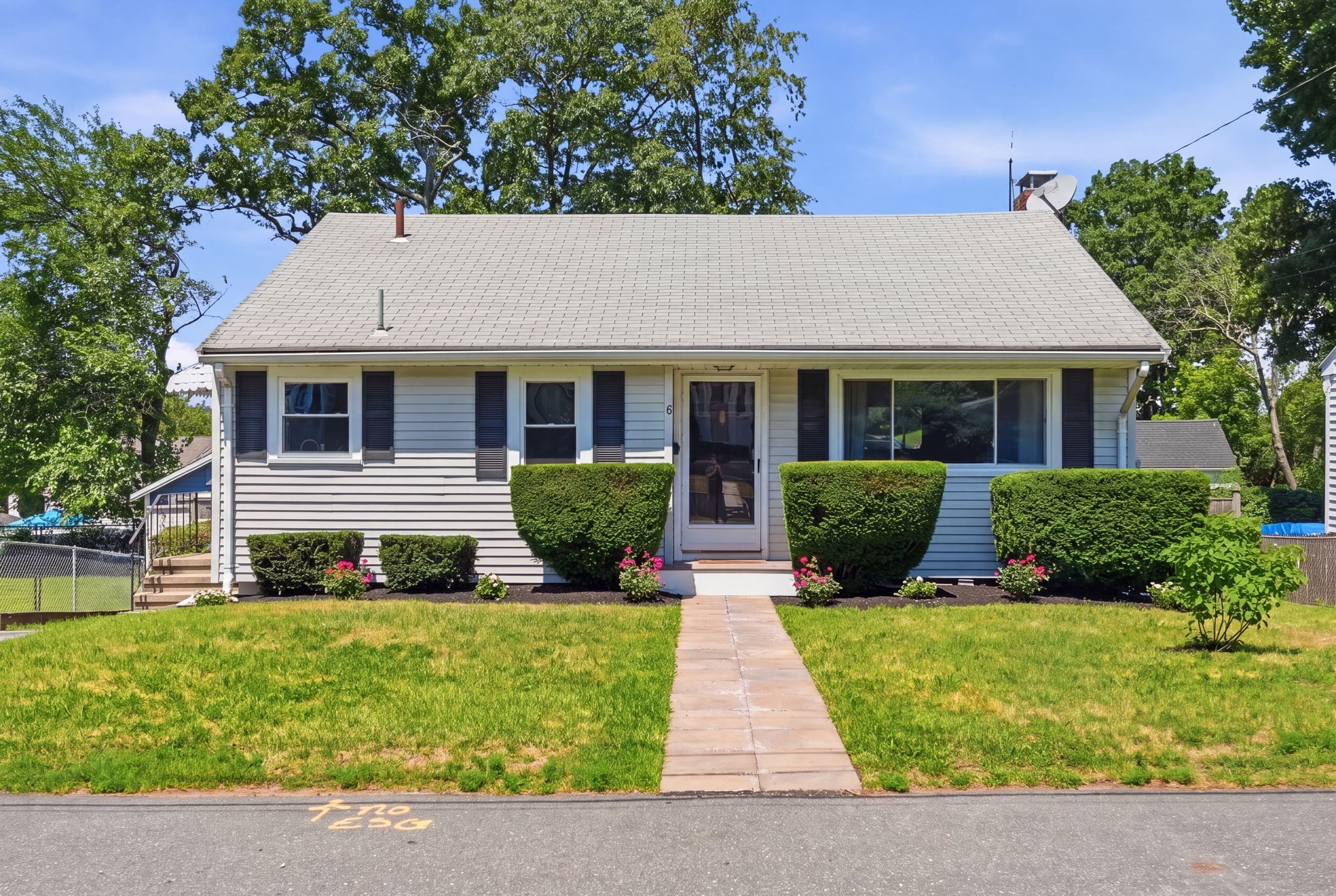 8 Bossi Ave, Randolph, MA 02368