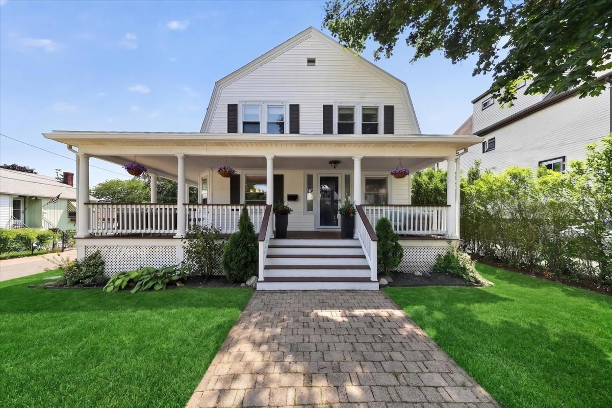 93 Sachem St, Quincy, MA 02170