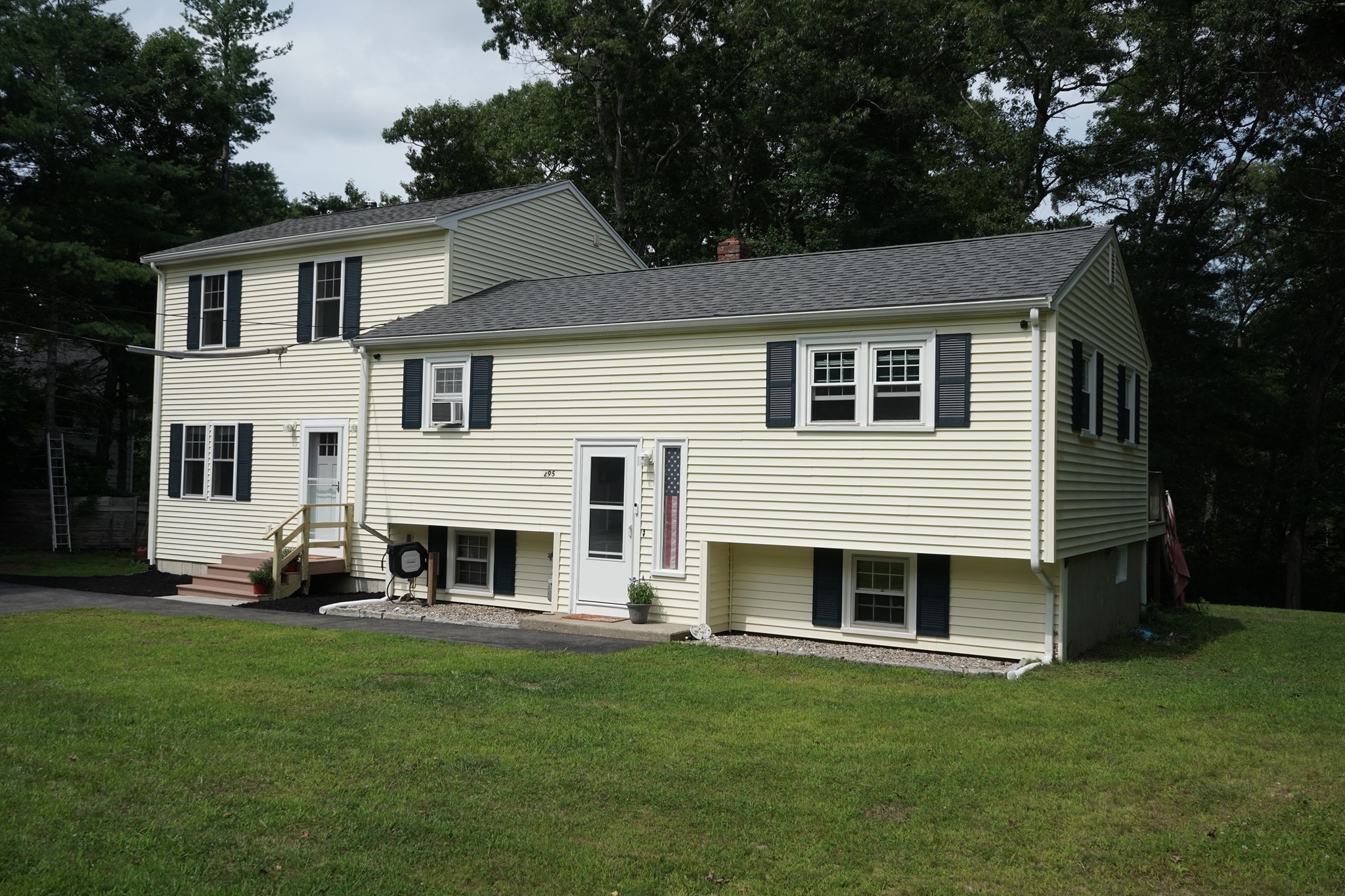 295 Oak St, Halifax, MA 02338