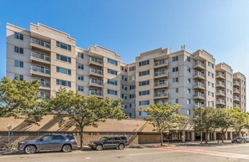 30 Chelsea St, Apt 305
