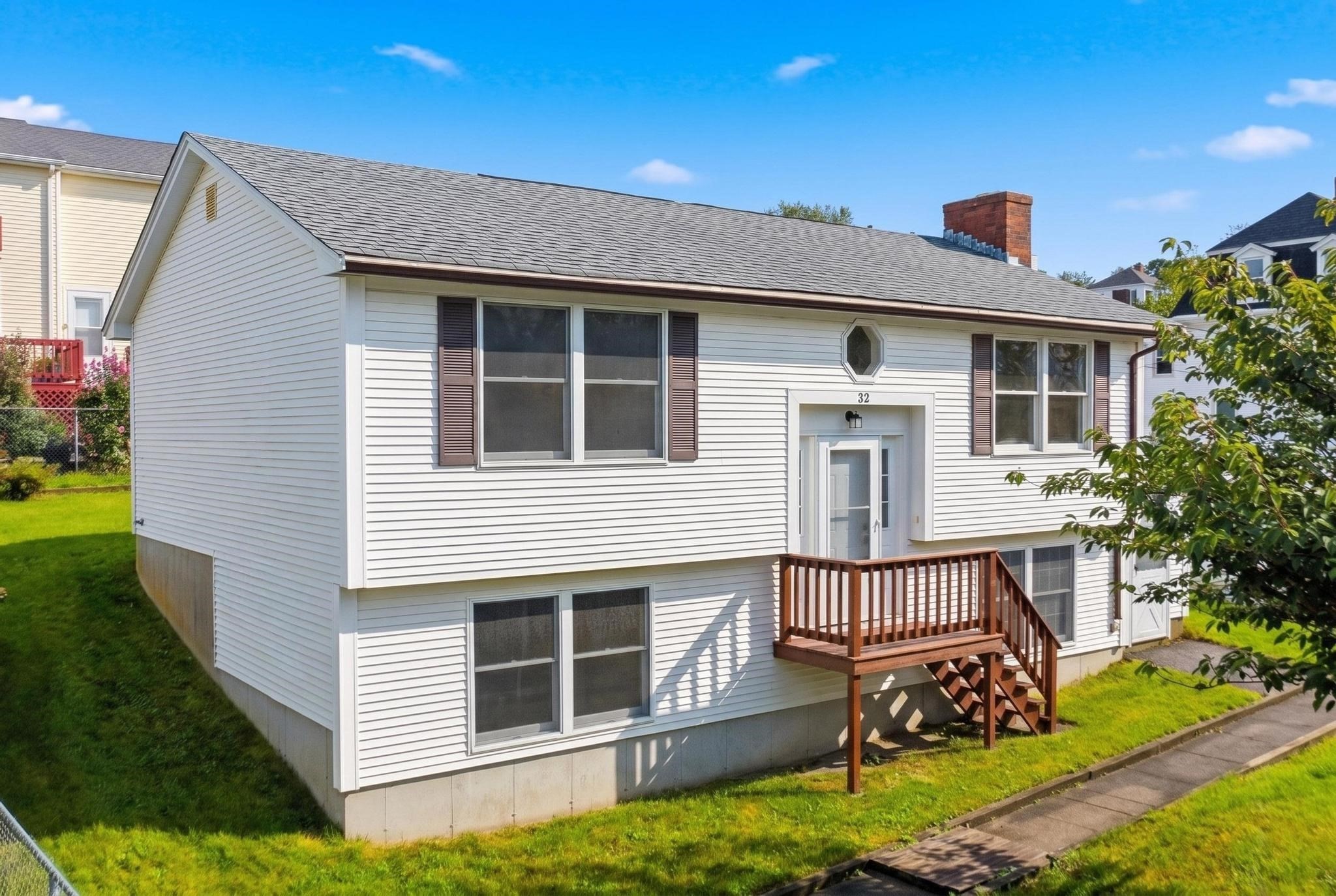 32 Danis St, Fall River, MA 02720