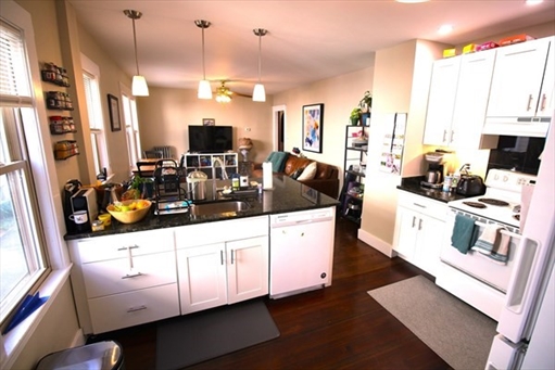59 Fairmont St, Apt 1