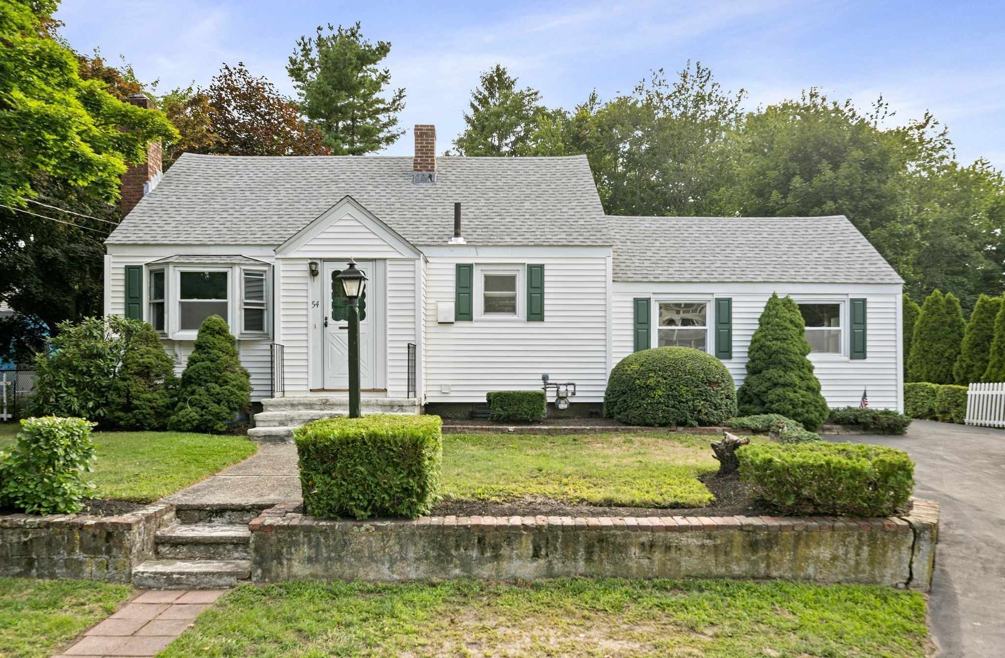 54 Acorn St, Braintree, MA 02184