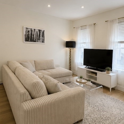 63 Middle St, Apt 1