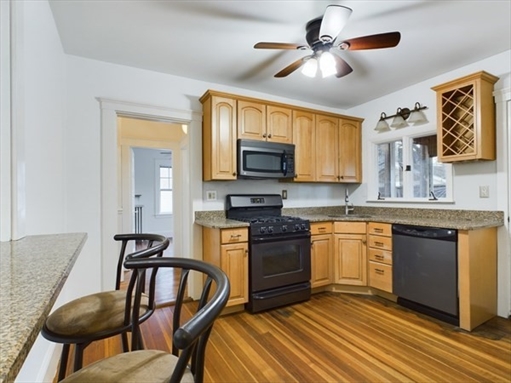 25 Rowe St, Apt 1