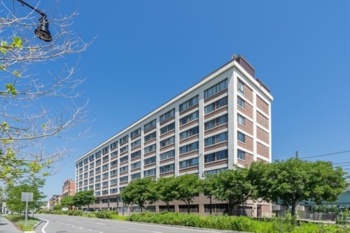 169 Monsignor Obrien Hwy, Apt 715
