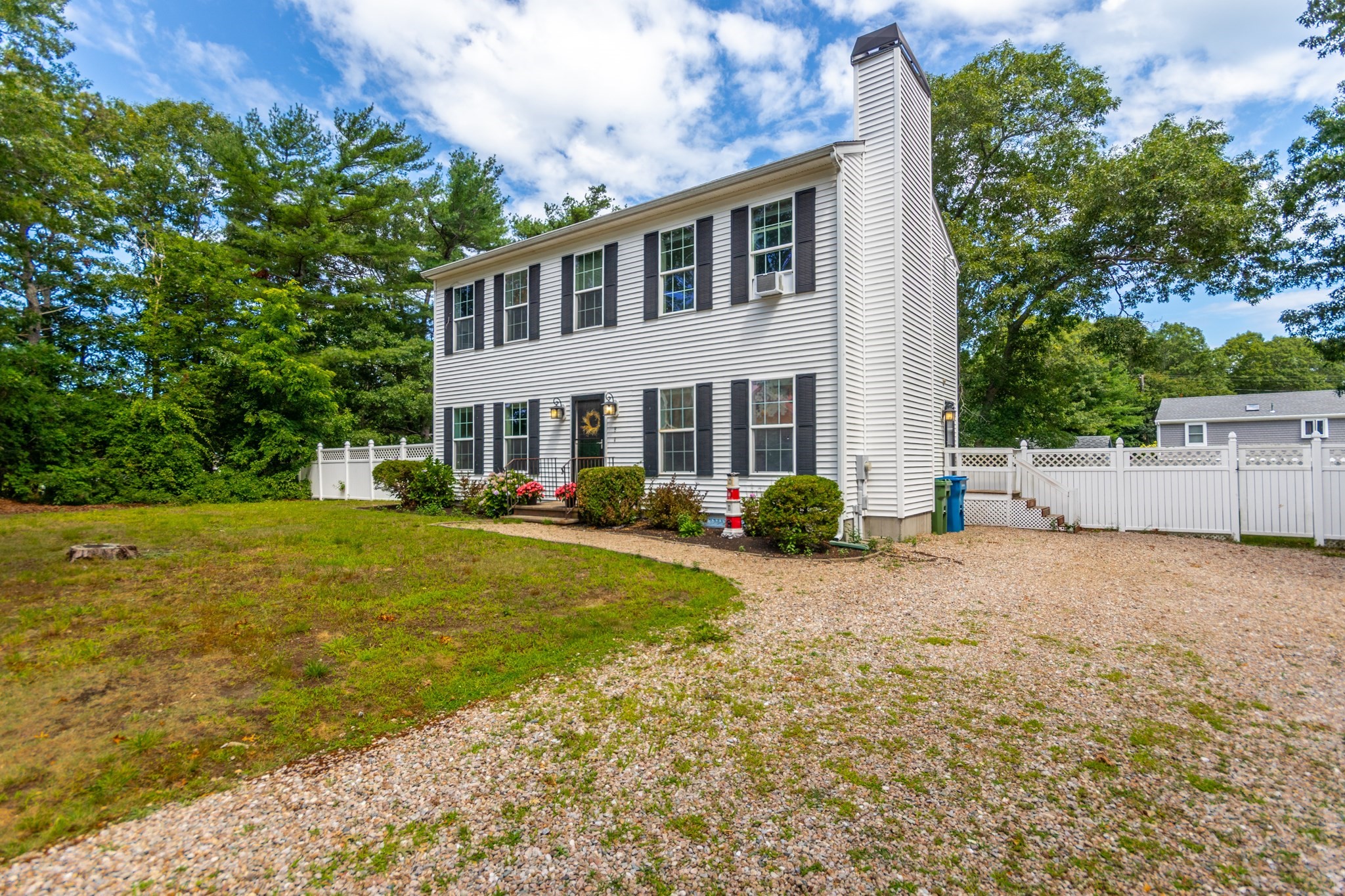 8 Hampden Rd, Falmouth, MA 02536