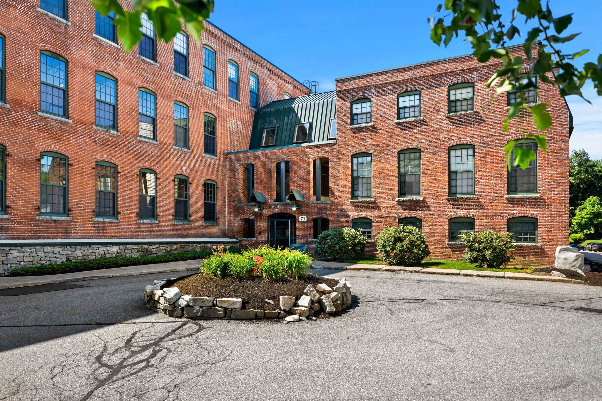 71 Princeton St Unit 213, Chelmsford, MA 01863