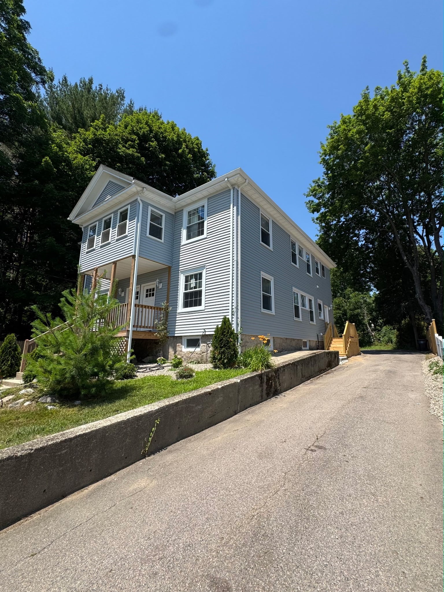 55 May Ave, Brockton, MA 02301