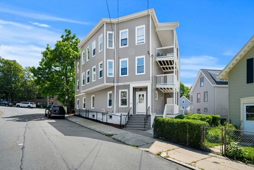 35 Pond St