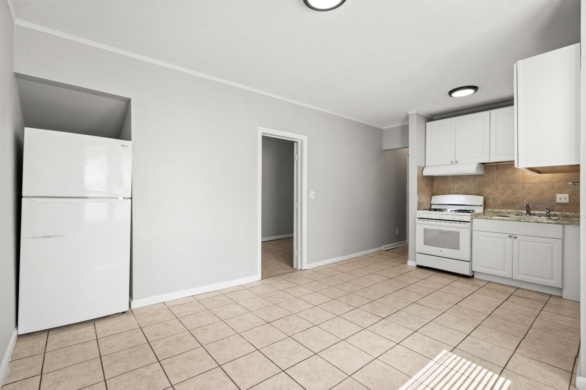 35 Pond St, Hyde Park, Boston, MA 02136 - Image 32